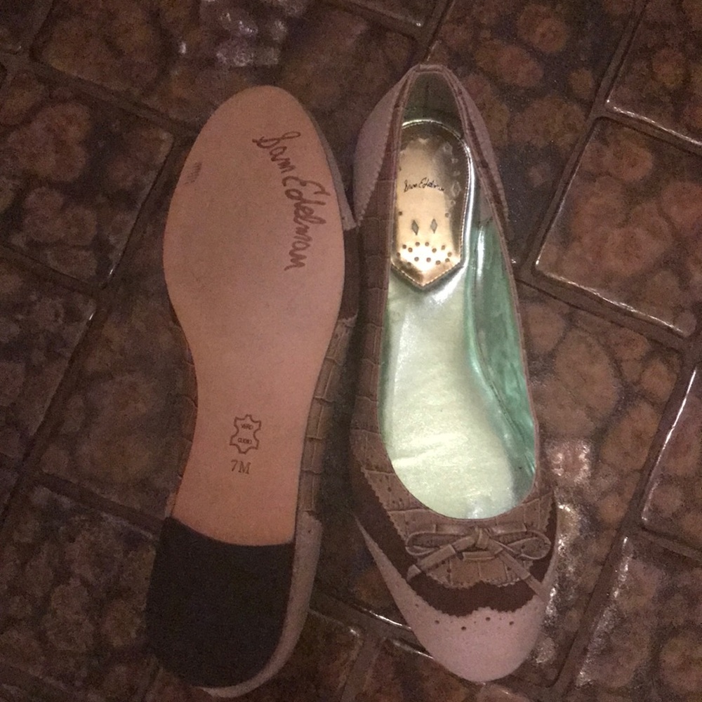 Women’s flats